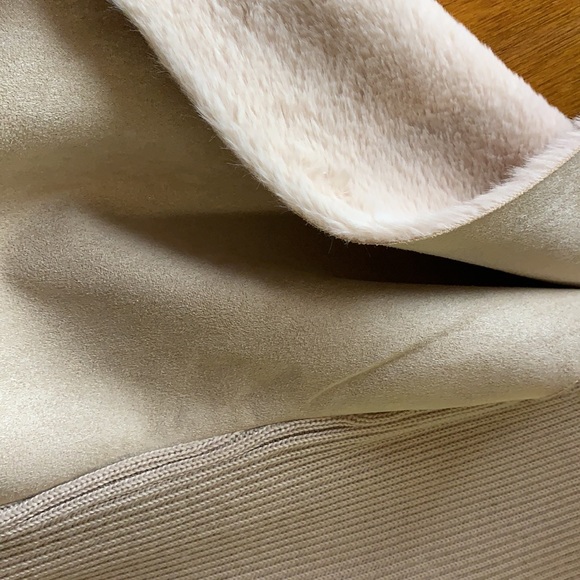 Vest - Picture 6 of 6